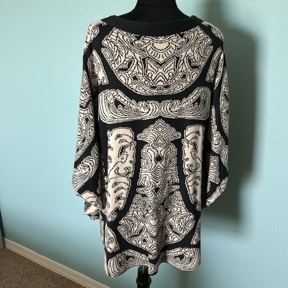 Pretty poncho - Picture 4 of 5